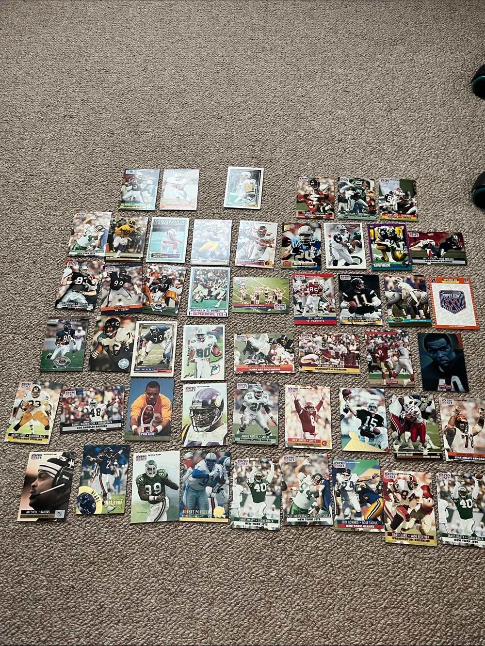 Lot of 50 Vintage Football Trading Cards 🏈
